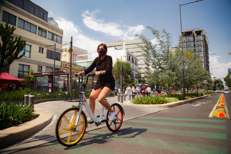 (v)lo urbano tweet media