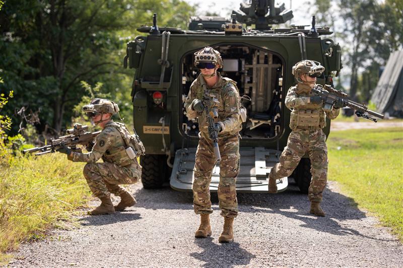 T2COM delivers trained and ready Soldiers.  

By integrating training concepts and modernization efforts, T2COM helps to ensure that Soldiers across the force are ready and prepared for the future operating environment.  

#VisionToVictory
