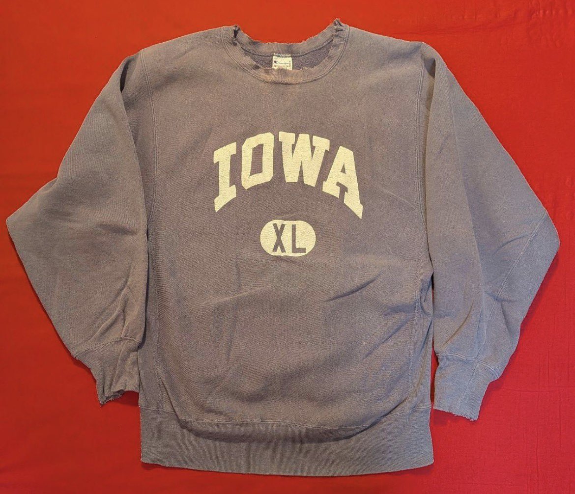 90年代championのIOWAのREVERSE WEAVE XLで1.8万円なんすね。リバース