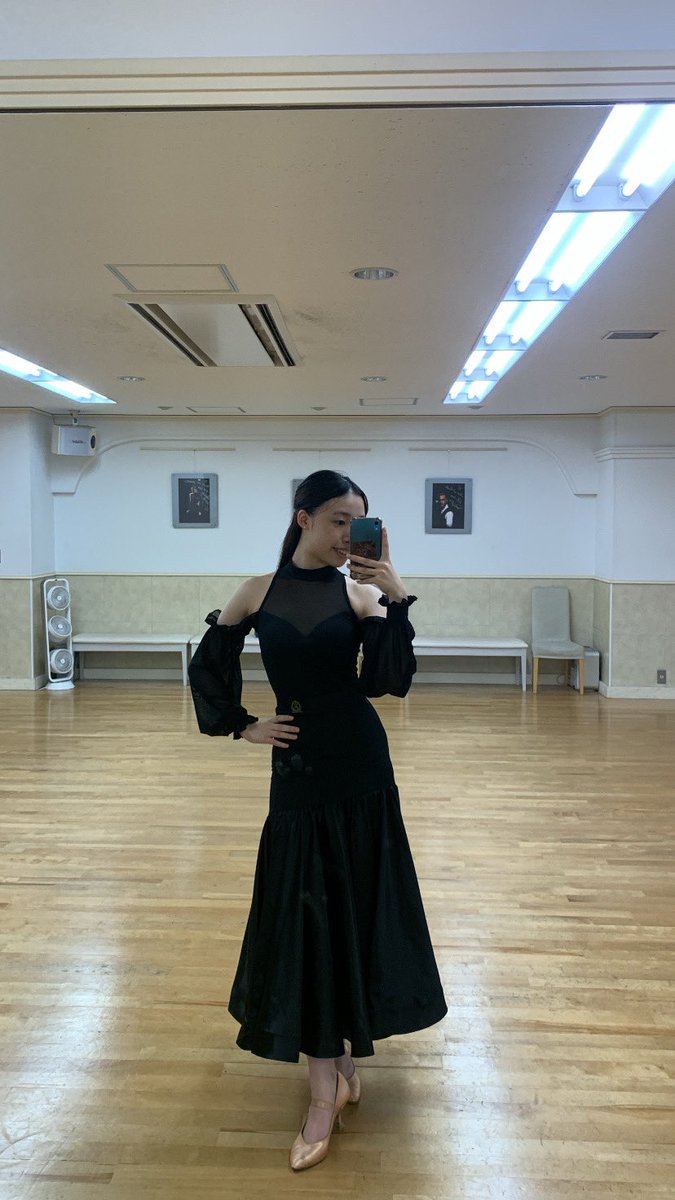 mk_army01's tweet photo. カラーチェンジ可能な上下セパレートタイプの練習着‼️
ワンピースではないため、他の練習着と合わせることも可能です✨ 

@fourseasons_103 🤍✨

#社交ダンス #競技ダンス #社交ダンスドレス https://t.co/lJ3uQJRnSX