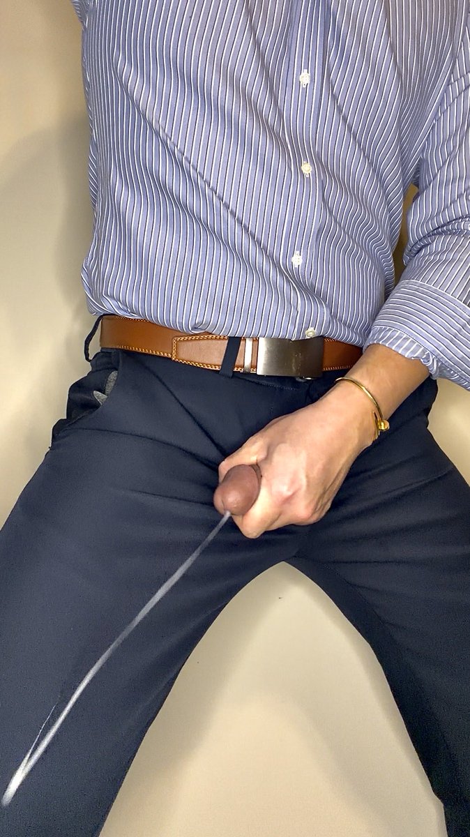 Just posted the full video on my OF page, go subscribe and see. Here is a little preview of what happened 💦💦😋