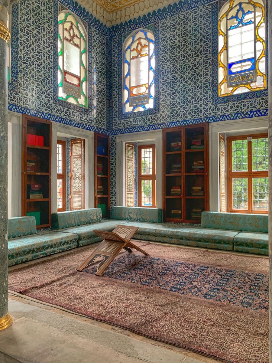 abk77077's tweet image. يوم الجمعة

الغسل والطيب والسواك والتبكير للصلاة والحرص على الصف الأول والإكثار من الصلاة على النبي صلى الله عليه وسلم،  وقراءة سورة الكهف ليلة الجمعة أو يومها، منها الواجب ومنها  المسنون المستحب .