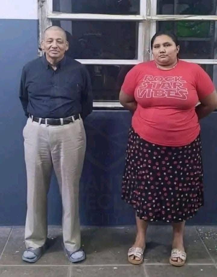 Capturan en flagrancia al autoproclamado: Apóstol Santiago Cruz Zúñiga.

Los detenidos, identificados como Lidia Sarahay Maldonado y Santiago “Apóstol Chago” Cruz, intentaban cruzar a El Salvador transportando de forma irregular a un adolescente hondureño de 16 años.