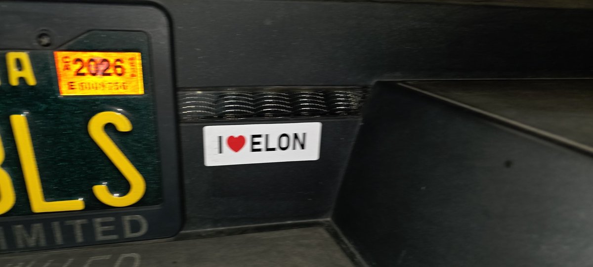 lesanchez1982's tweet photo. @elonmusk I❤️Elon https://t.co/HUhBxbLT2q