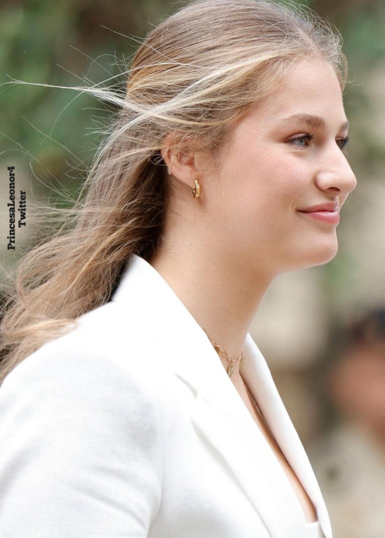 Buenos días mis queridos seguidores.🤍
#PrincesaLeonor #PrincessLeonor
