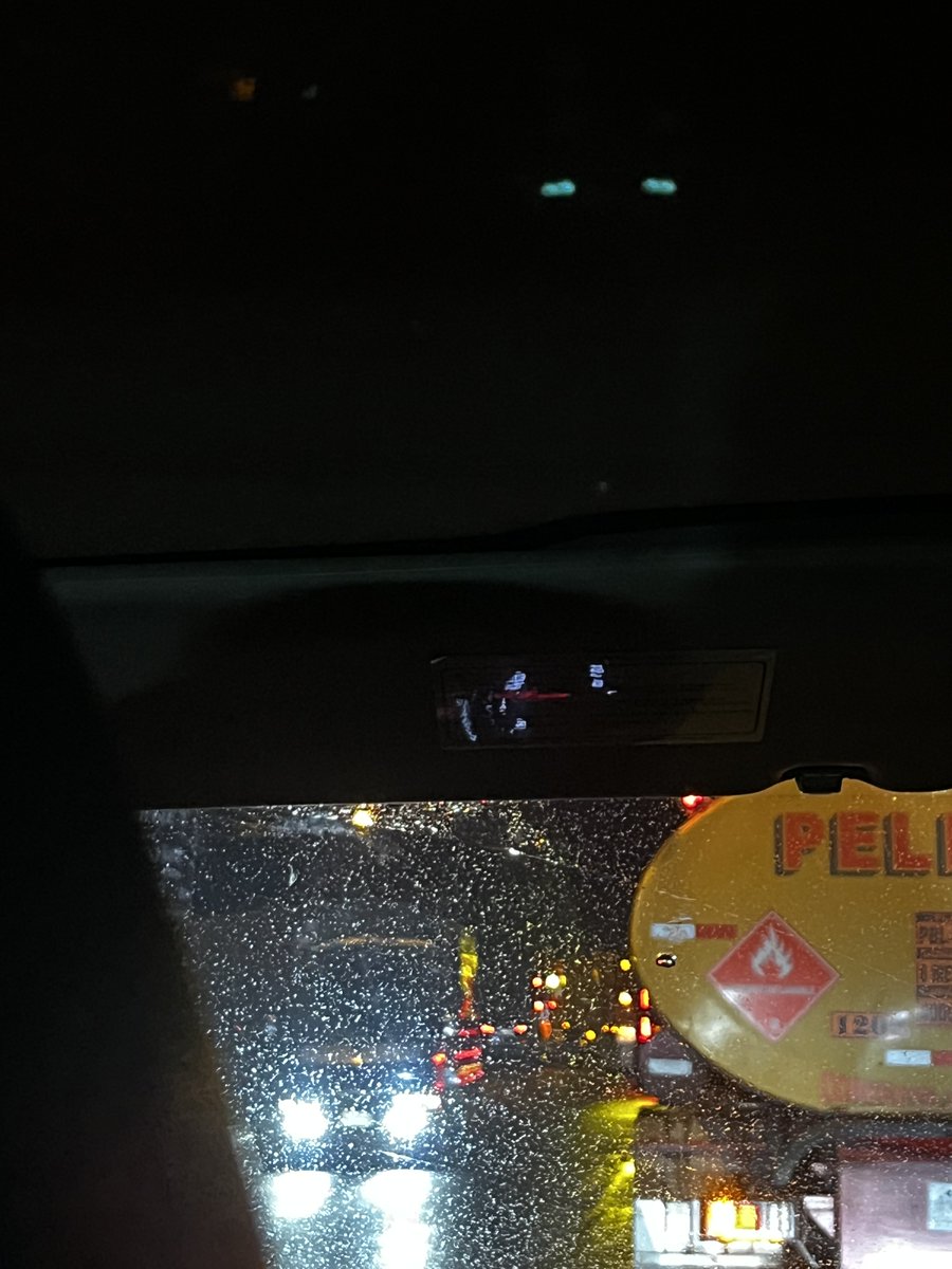 Competencia de control otorgada a la ⁦<a href="/PoliciaEcuador/">Policía Ecuador</a>⁩ de la carretera Alóag - Santo Domingo ➡️1:40 hacia  Alluriquin.    

Bajo la competencia de control de ⁦<a href="/CTEcuador/">Comisión de Tránsito 🇪🇨</a>⁩ más allá de media hora de tráfico no había.  

Un tramo no controlan van a controlar el país. 👎