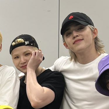 woozihao_o's tweet photo. come back to me my lesbians... https://t.co/U3Q0gjI9pN