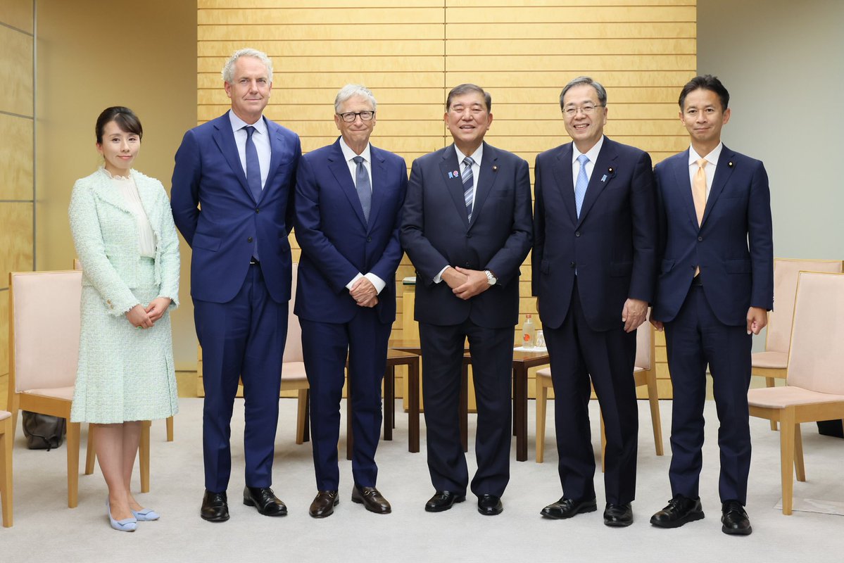 ビル・ゲイツが来日した時、誰が仲良くしていたか覚えておきましょう。

近々、面白い展開になるでしょう。
