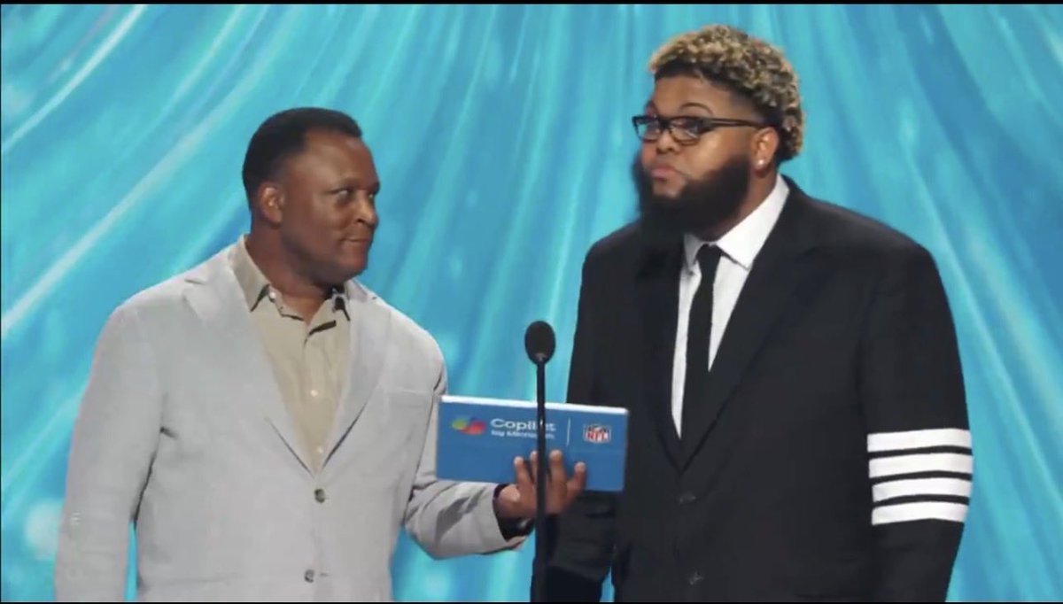 Barry Sanders was .2 seconds away from treating Druski like a Nose Tackle in 1997