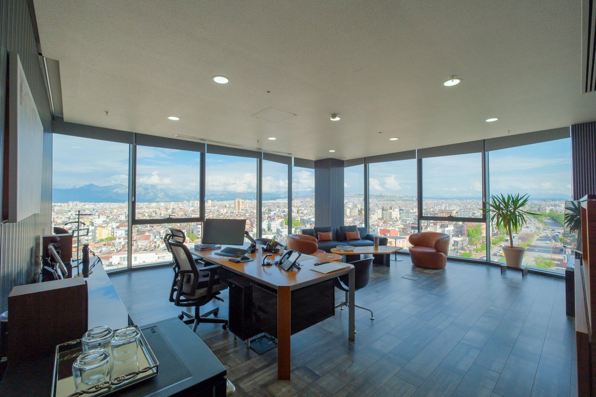 yucellsoner's tweet photo. Ali Peçen Plaza – Kurumsal Kullanıma Uygun Ticari Alan | Prestijli Lokasyon

Antalya’nın ticari hareketliliği en yüksek akslarından birinde konumlanan Ali Peçen Plaza, kurumsal firmalar ve profesyonel yatırımcılar için güçlü bir vitrin sunar. Modern mimarisi, yüksek erişilebilirliği ve çevresindeki yoğun iş potansiyeliyle; ofis, muayenehane, danışmanlık ve şirket merkezi kullanımlarına uygundur.

Öne Çıkan Avantajlar
• Prestijli ve bilinir iş merkezi
• Yüksek görünürlük ve kolay ulaşım
• Kurumsal kullanıma uygun kat planı
• Asansörlü, güvenli ve düzenli plaza yapısı
• Bankalar, AVM’ler, kamu kurumları ve ana ulaşım akslarına yakınlık

Kullanım Alanları
• Şirket merkezi / yönetim ofisi
• Hukuk & mali müşavirlik ofisi
• Sağlık, eğitim ve danışmanlık birimleri
• Yatırım amaçlı, yüksek talep gören ticari mülk

Neden Ali Peçen Plaza?
Lokasyon, marka algısı ve süreklilik… İşinizi büyütürken adresinizin de sizi temsil etmesi gerekiyorsa, doğru yer burası. Kurumsal kiracılar için sürdürülebilir talep, yatırımcılar için ise güçlü geri dönüş potansiyeli sunar.

Detaylı bilgi, kat planı ve randevulu gösterim için iletişime geçiniz.
Mücahit Yücel | VİVA MAX Gayrimenkul