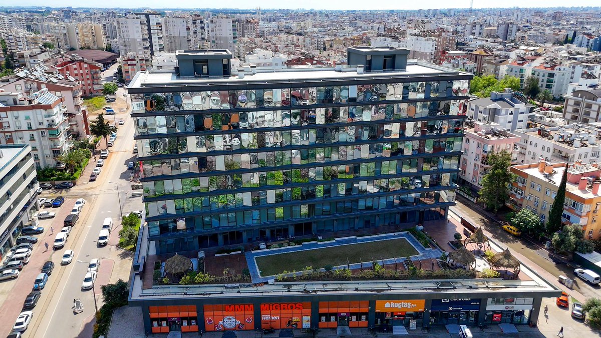 yucellsoner's tweet photo. Ali Peçen Plaza – Kurumsal Kullanıma Uygun Ticari Alan | Prestijli Lokasyon

Antalya’nın ticari hareketliliği en yüksek akslarından birinde konumlanan Ali Peçen Plaza, kurumsal firmalar ve profesyonel yatırımcılar için güçlü bir vitrin sunar. Modern mimarisi, yüksek erişilebilirliği ve çevresindeki yoğun iş potansiyeliyle; ofis, muayenehane, danışmanlık ve şirket merkezi kullanımlarına uygundur.

Öne Çıkan Avantajlar
• Prestijli ve bilinir iş merkezi
• Yüksek görünürlük ve kolay ulaşım
• Kurumsal kullanıma uygun kat planı
• Asansörlü, güvenli ve düzenli plaza yapısı
• Bankalar, AVM’ler, kamu kurumları ve ana ulaşım akslarına yakınlık

Kullanım Alanları
• Şirket merkezi / yönetim ofisi
• Hukuk & mali müşavirlik ofisi
• Sağlık, eğitim ve danışmanlık birimleri
• Yatırım amaçlı, yüksek talep gören ticari mülk

Neden Ali Peçen Plaza?
Lokasyon, marka algısı ve süreklilik… İşinizi büyütürken adresinizin de sizi temsil etmesi gerekiyorsa, doğru yer burası. Kurumsal kiracılar için sürdürülebilir talep, yatırımcılar için ise güçlü geri dönüş potansiyeli sunar.

Detaylı bilgi, kat planı ve randevulu gösterim için iletişime geçiniz.
Mücahit Yücel | VİVA MAX Gayrimenkul