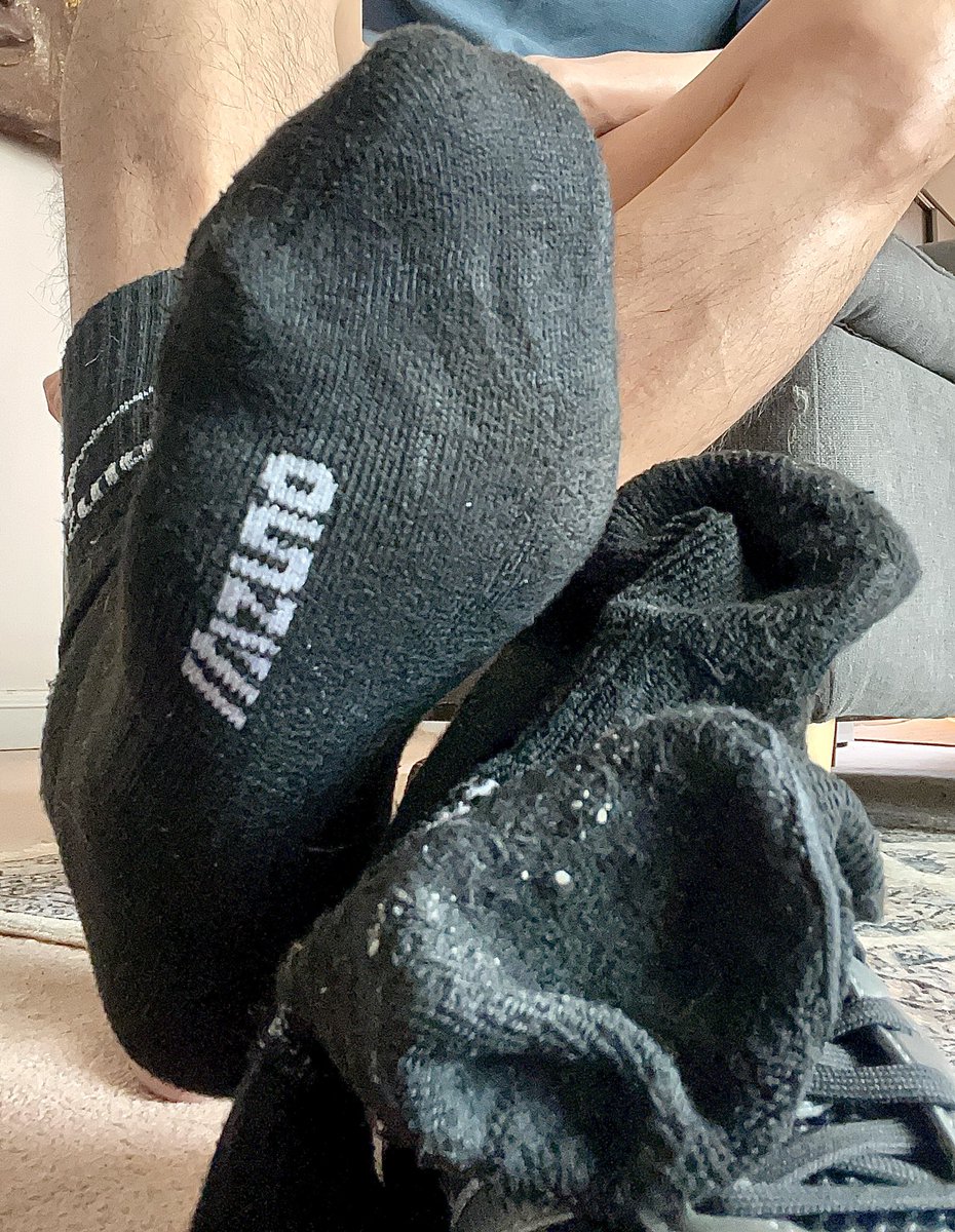SocksStud's tweet photo. 🦶👣🧦👟👞🥾🎉 https://t.co/MoUsWPY2Dw