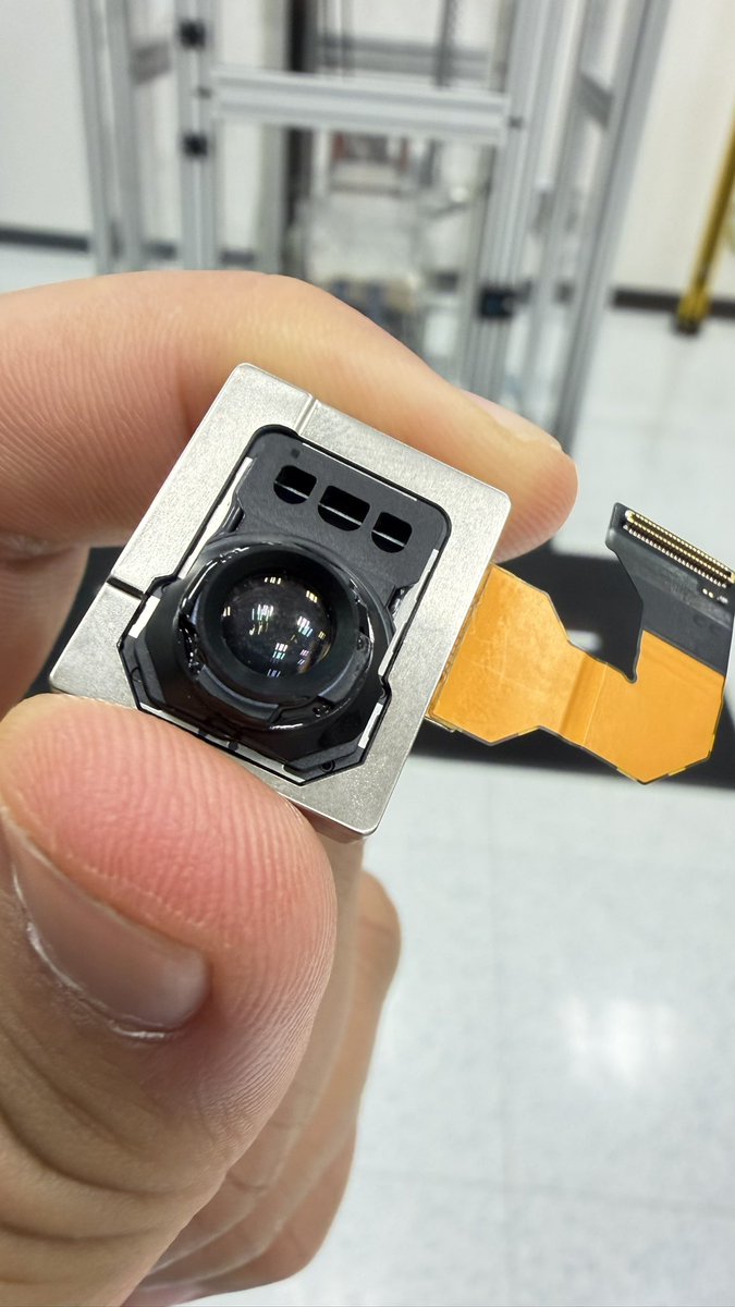 fainalysis's tweet image. Rare and priceless work of art - #iPhone camera module. Gold standard of #smartphone photography and #durability 

@Apple