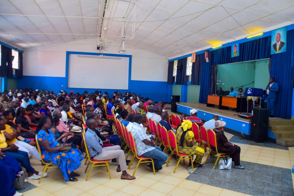 coin_1099's tweet photo. We had an amazing time with the residents of Kisumu in the lakeside City yesterday. We heard, we listened, we noted… thank you Jo-Kisumo for the hospitality and the support #Coin10onTheRoad https://t.co/pqkmU8263g