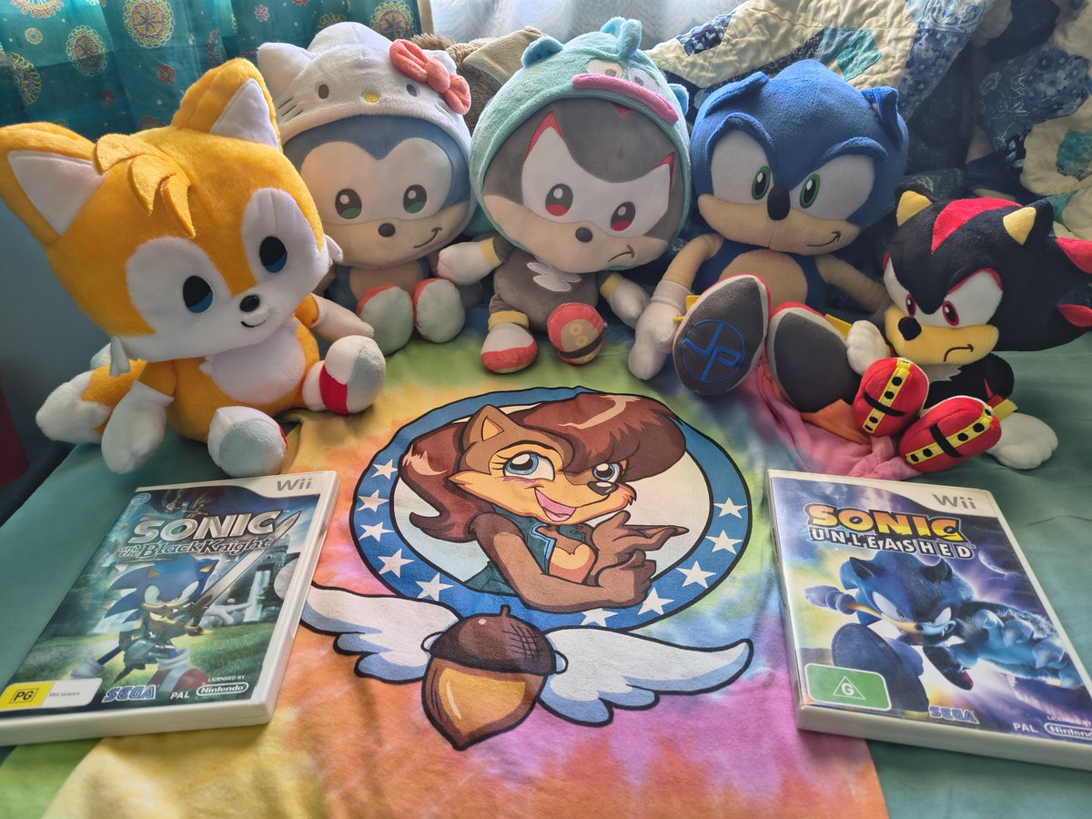 Tory_The_Kitty's tweet photo. @sonic_hedgehog I don't have a lot so far, but my plush collection will likely grow in the near future! (Need me a Sally plush!) 😆 Money is an issue. That and the fact that a lot of Sonic merch is straight up unavailable outside of Japan... https://t.co/0cQvQvjpNX