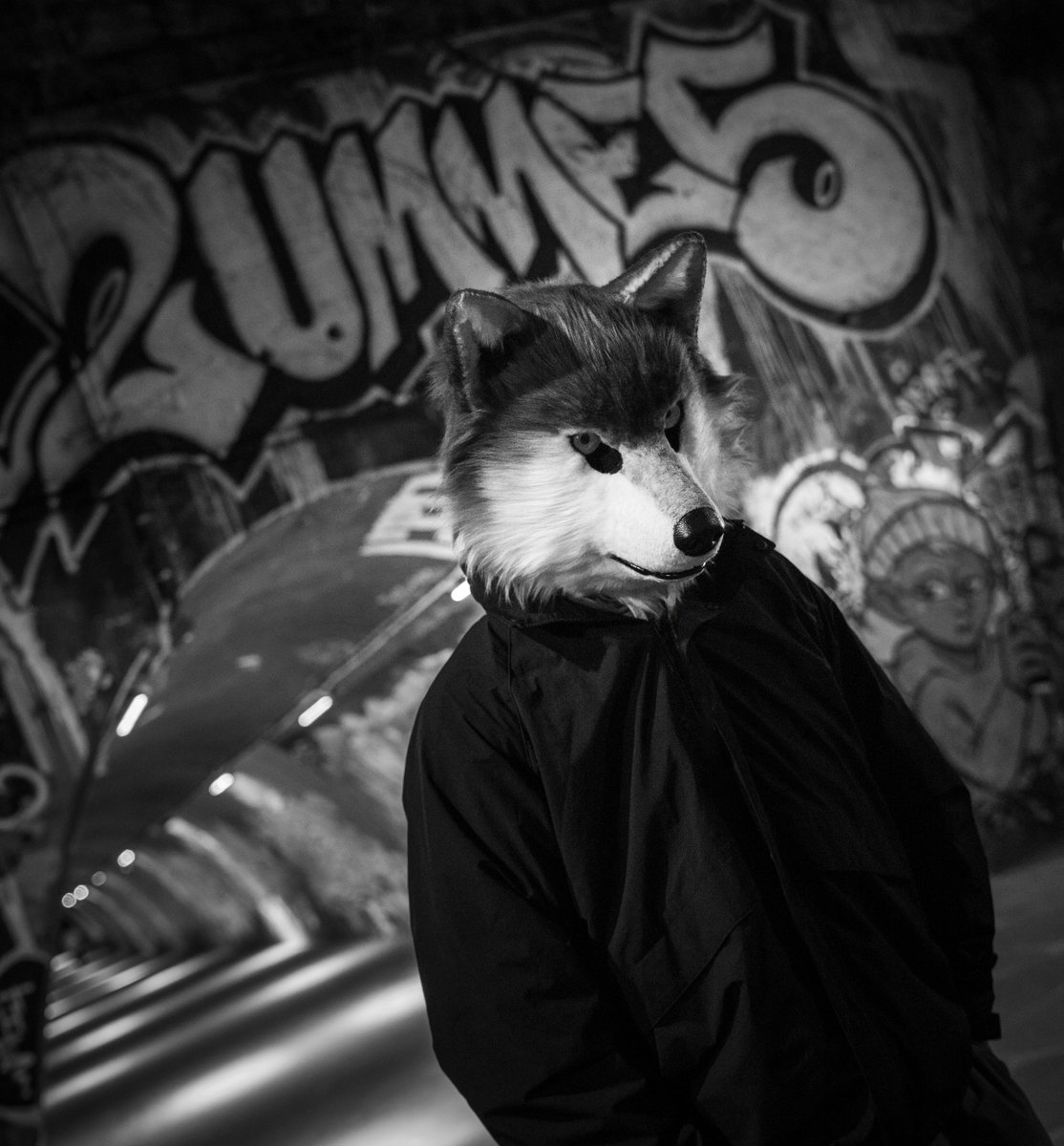 #FursuitFriday #Fursuit
"...𝒯𝑒𝓁𝓁 𝓂𝑒 𝐼 𝒷𝑒𝓁𝑜𝓃𝑔" 
                          🎧 𝘶𝘯𝘵𝘳𝘶𝘦
📸 <a href="/nachani77/">나찬📸</a>