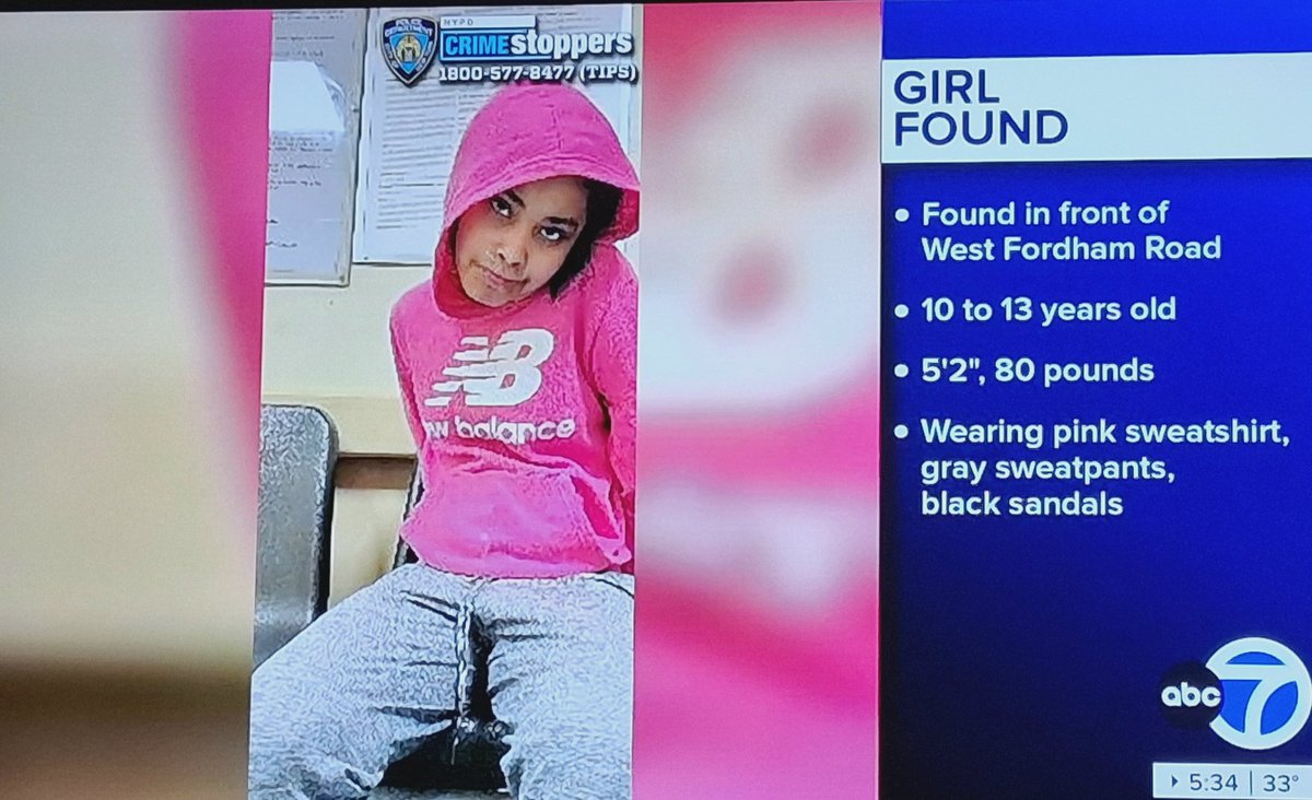 MAXINEPSOSO's tweet photo. This little girl was found safe, but authorities don’t know who she belongs to yet. They believe she may be non-verbal and unable to say her name.

Please share. Someone may recognize her. https://t.co/Fv7aGPkhAG