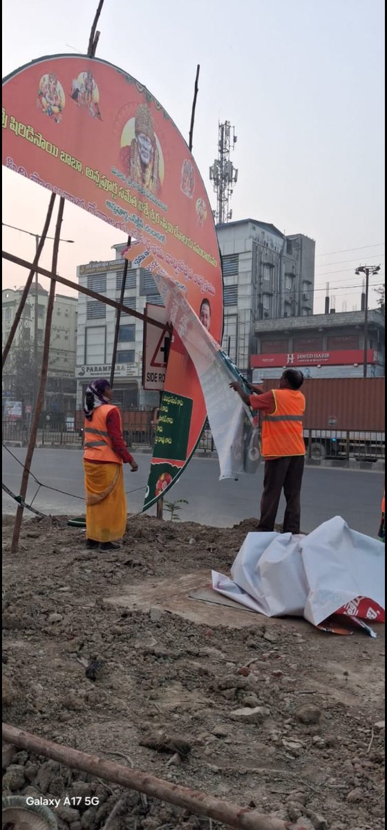 DEE_SWM_48's tweet photo. @kktsmedia Removed the flexi banner https://t.co/yfok70bbko