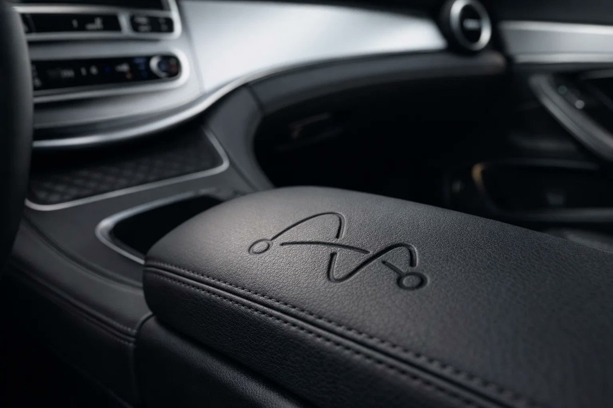 m_hamza_saleem's tweet photo. The detail you notice after everything works. @myshell_ai
#MyShell #QuietLuxury #ExecutiveDesign #BuiltWithIntent #PremiumDetails https://t.co/6yi5O2Msoy