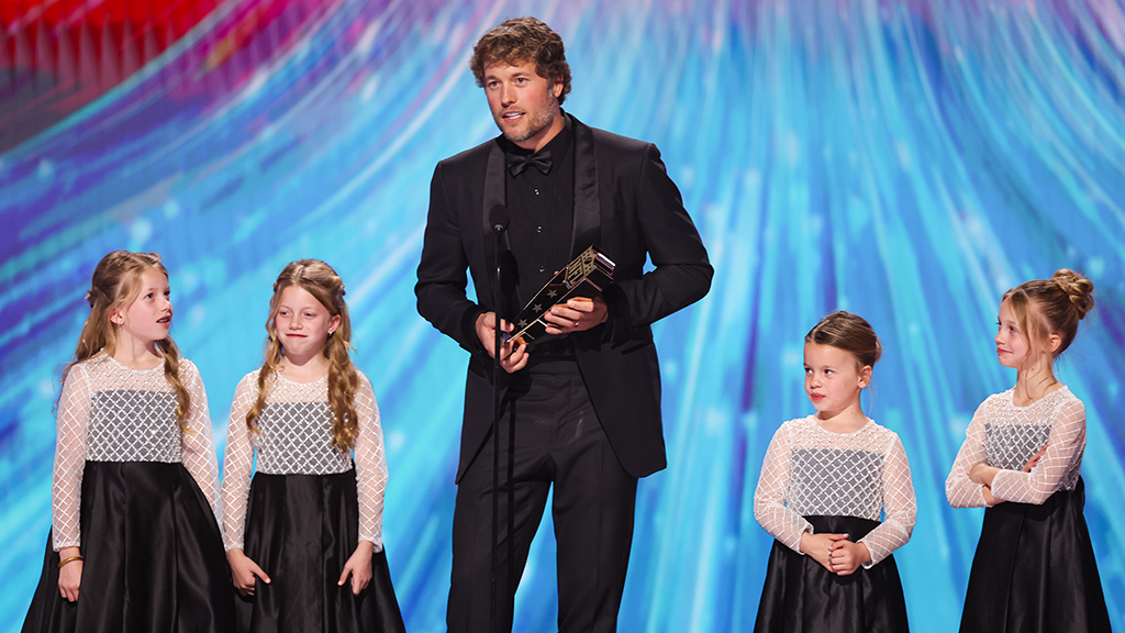 Around The NFL tweet media