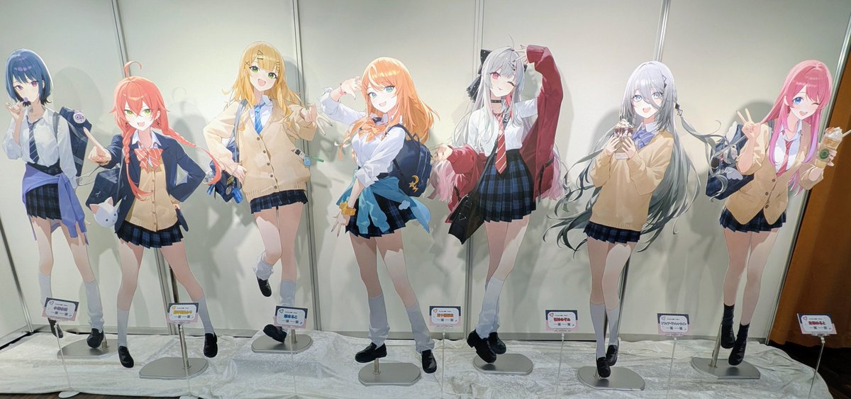 AMDKJ_2K's tweet photo. 放課後帰り支度をしていたら何やら楽しく笑い合いながら正門へ駆けていくいつもアオハル真っ只中な激カワギャル集団を今日も独り遠目に見かけたという存在しない高校生活の記憶が突如流れ込んで来て私は砂になってしまいました。

制服いでぃおす見に行ったよ〜👋😇 https://t.co/ipYp52FYcC