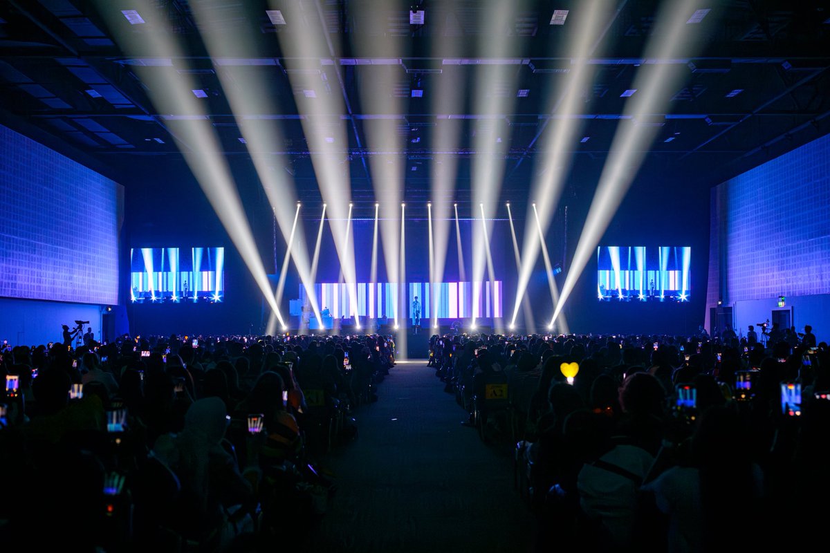 💛🐧Highlights ความสุขจาก Typhoon Family Drama Fan Meeting in Bangkok with LEE JUNHO 💛 ช่วงเวลาที่ได้สบตาและส่งต่อพลังใจให้กัน คือของขวัญที่ดีที่สุดของต้นปีนี้เลย ขอบคุณที่มาเป็นครอบครัวเดียวกันนะ 🐧📸

Capturing the magic of the moment of  Typhoon Family Drama Fan Meeting in