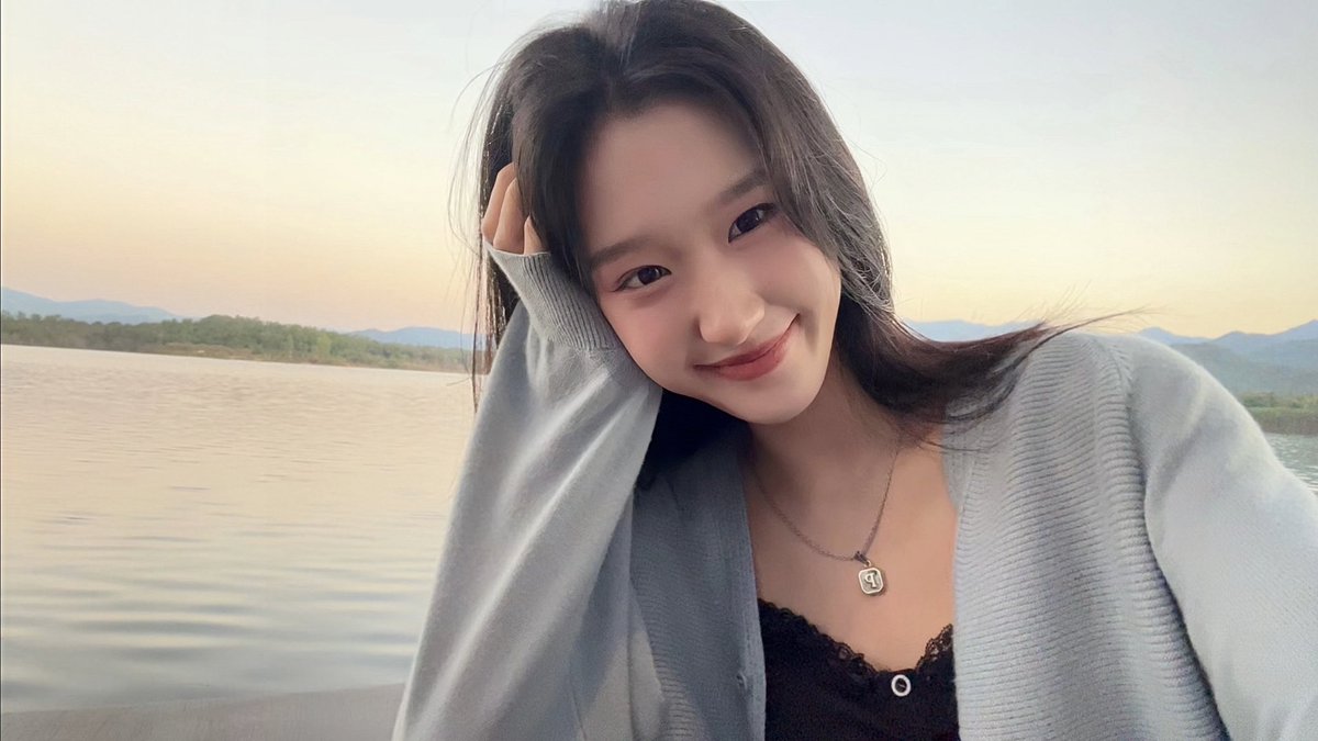 You’re telling me FAYE and ATOM’s real names are PERAYA x PARIYA??!! 😩💛🧡

ATOM NEW ARTIST OF FABEL
#WelcomeAtomPariya
#AtomPariya
#อะตอมปริยะ
#FabelEntertainment