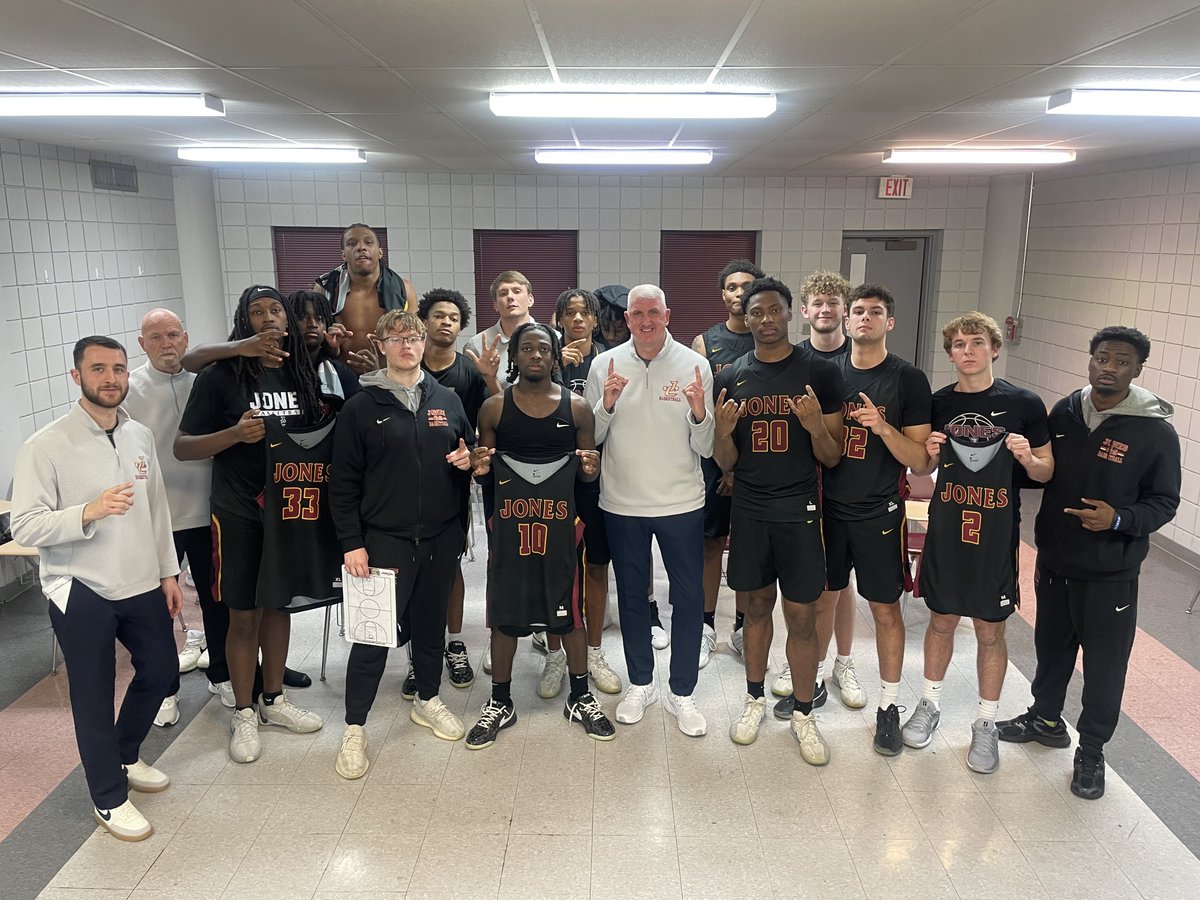 Newton Mealer 🏀 tweet media