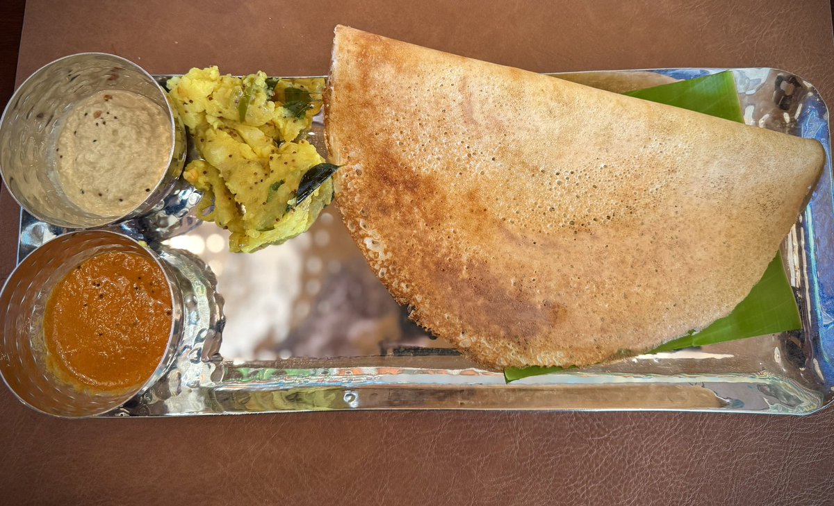 anilbhatortho's tweet photo. The safest way to eat #Dosey in places where they are not familiar with the concept is to ask everything separately .. Otherwise they smear the masale and chutney inside the dosey and make it soggy 😐 https://t.co/D9y5J1Pyg3