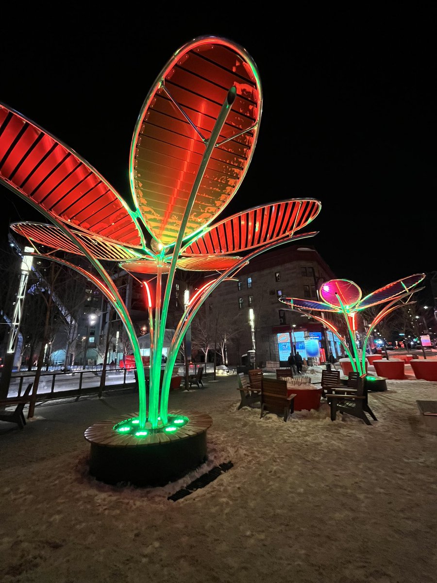 AtourDuMonde's tweet photo. And afterwards a little walk to enjoy Lumino #nightlights #lightyourlife #placedesarts #luminomontreal #montrealatnight #mtl #mtlmoments #funthursday 2/2 https://t.co/9NHWQNNX74