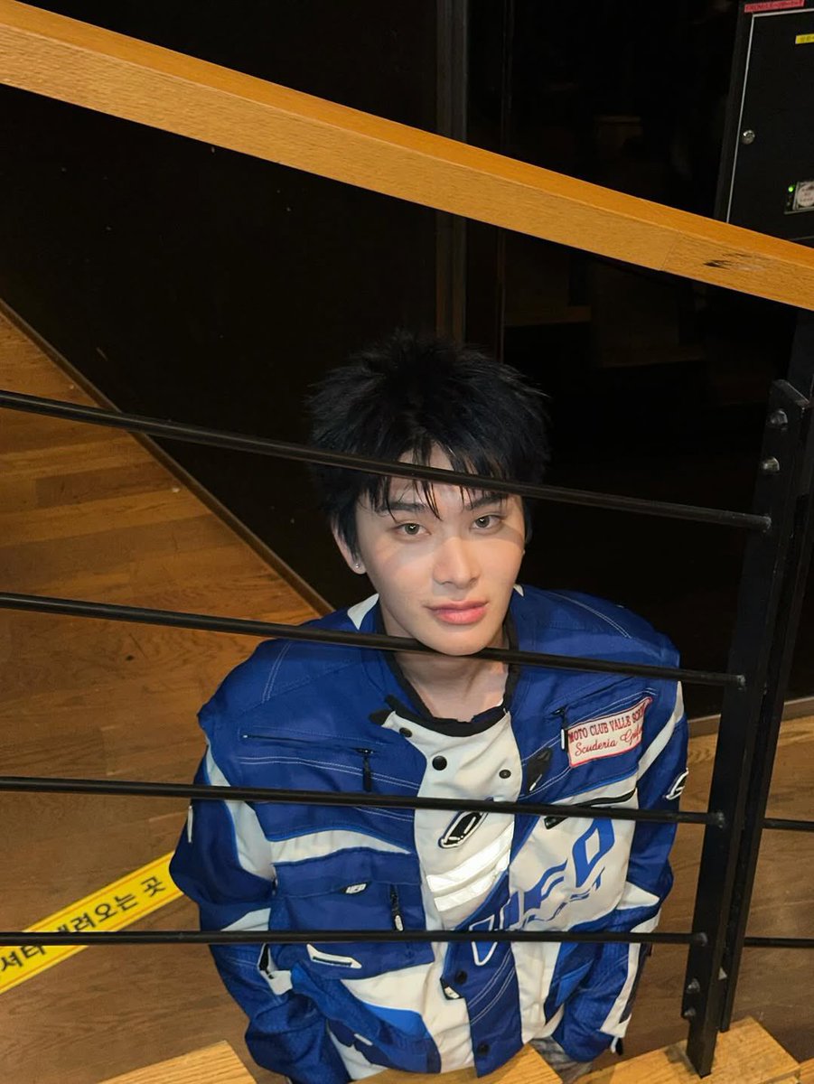 บางทีไnยเu้กอาจจะตัวติดกันก็ได้นะ แต่เราแค่มองไม่เห็นแค่นั้น 5555555555555 รูปที่ลงก็เu้กถ่ายให้ (แล้วแต่ละรูปน่ารักโคตร) บั้มไซน์คอติสก็ถ่ายจากมือเขา เขินอะ ><