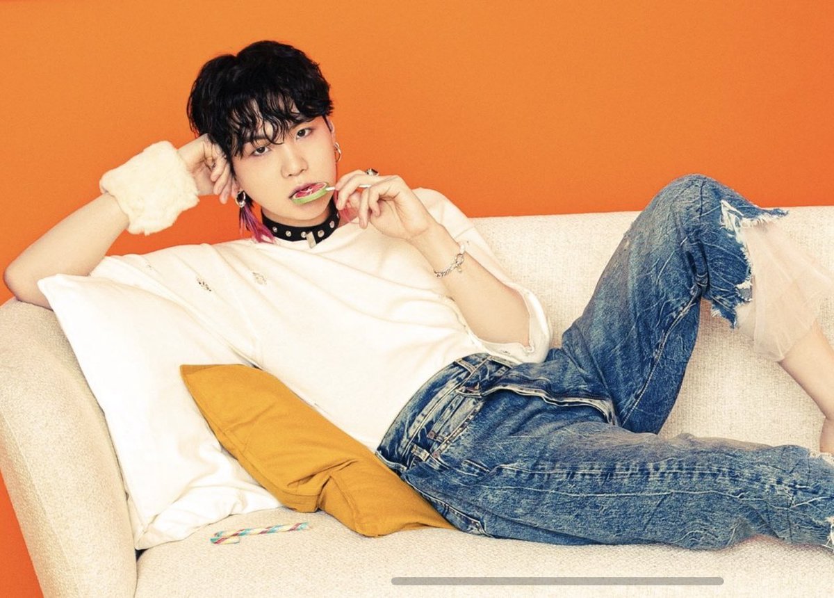 My favorite yoongi pose