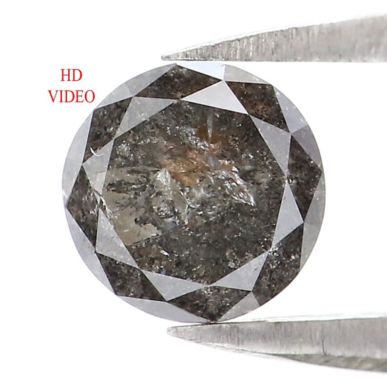 Lukhidiamond's tweet image. 0.84  CT Natural Loose Round Shape Diamond Black Grey Color Round Cut Diamond  5.50 MM Salt And Pepper Round Brilliant Cut Diamond LQ8031

ETSY : etsy.com/listing/445281…

#NaturalDiamond #LooseDiamond #RoundShapeDiamond #RoundCutDiamond #RoundBrilliantCut #SaltAndPepperDiamond