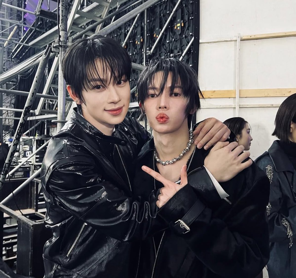 loudimyhope's tweet photo. I never knew i needed this 3 in the same picture ๐ฅน๐ฅน๐ฅน๐ฅนsteve hugging loudi is so cute tho ๐ฅน๐ญ๐ฅน๐ญ loudi be caring for all of this kids ๐ฅน cr.loudi instagram (seoulology_00) #steve #์คํฐ๋ธ #younite #xikers_HUNTER #xikers #loudi #๋ก์ฐ๋ https://t.co/eBM4t97ZRh