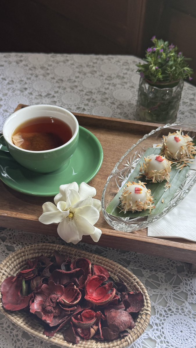 เมนูวันนี้  “ขนมต้มคลุกมะพร้าวอบกรอบ”

(ยังไม่มีชื่อเซ็ตเป็นทางการ😂) ขนมต้มปกติจะคลุกเนื้อมะพร้าวแต่เราลองเปลี่ยนเป็นมะพร้าวคั่ว อร่อยคนละแบบ😋 #ขนมไทย