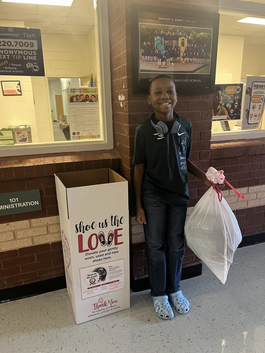 Dr_B_Inspires's tweet photo. BIG shout out to our amazing Beta members for their donation! 👏🏽💙
This is what leadership, kindness, and service looks like!
#BetaClub #BESBeta #FutureLeaders #StudentService #BESProud https://t.co/Yk5Ux8nXTo