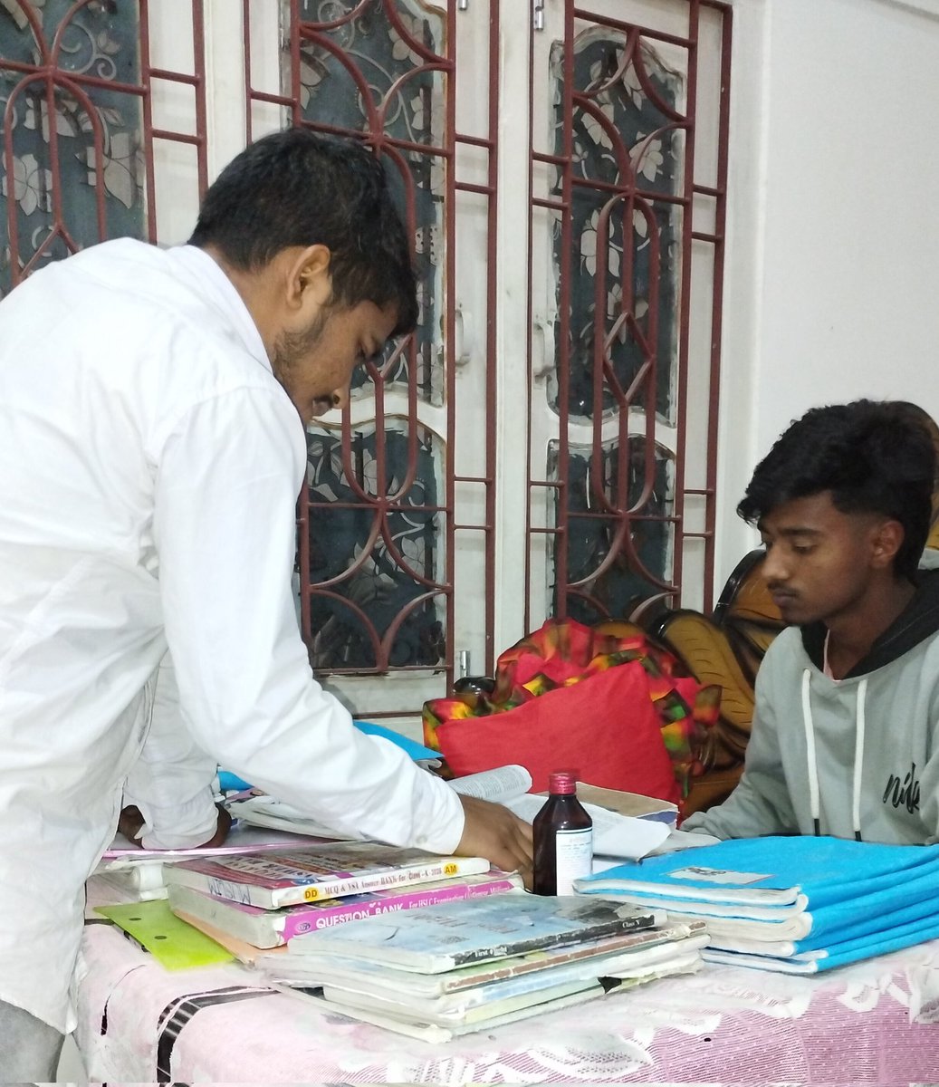 RahulRa61402807's tweet photo. ভাল লগা কামবোৰ। 

আগন্তুক HSLC/ HS পৰীক্ষাত অৱতীৰ্ণ হ'বলগীয়া ছাত্র- ছাত্রীক সাক্ষাৎ কৰি তেওঁলোকৰ প্রস্তুতি সম্পৰ্কে বুজ লওঁ আৰু শুভেচ্ছা জ্ঞাপন কৰোঁ। ফলাফল তেওঁলোকে আশা কৰা ধৰণে হঁওক। https://t.co/fno4E49ddU