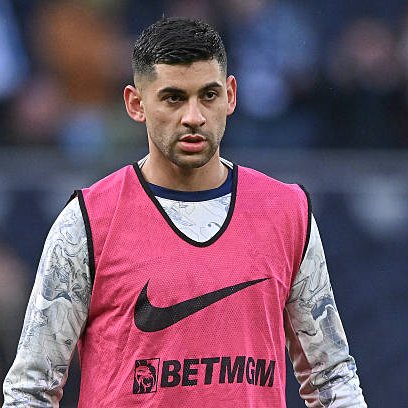 Mercado_Ingles's tweet photo. Barcelona confirma su interes por el defensa Argentino, jugador del Tottenham, Cristian Romero (27); el jugador ha expresado su deseo de abandonar el club a final de temporada. [Teamtalk] https://t.co/0sZDYLFsAH