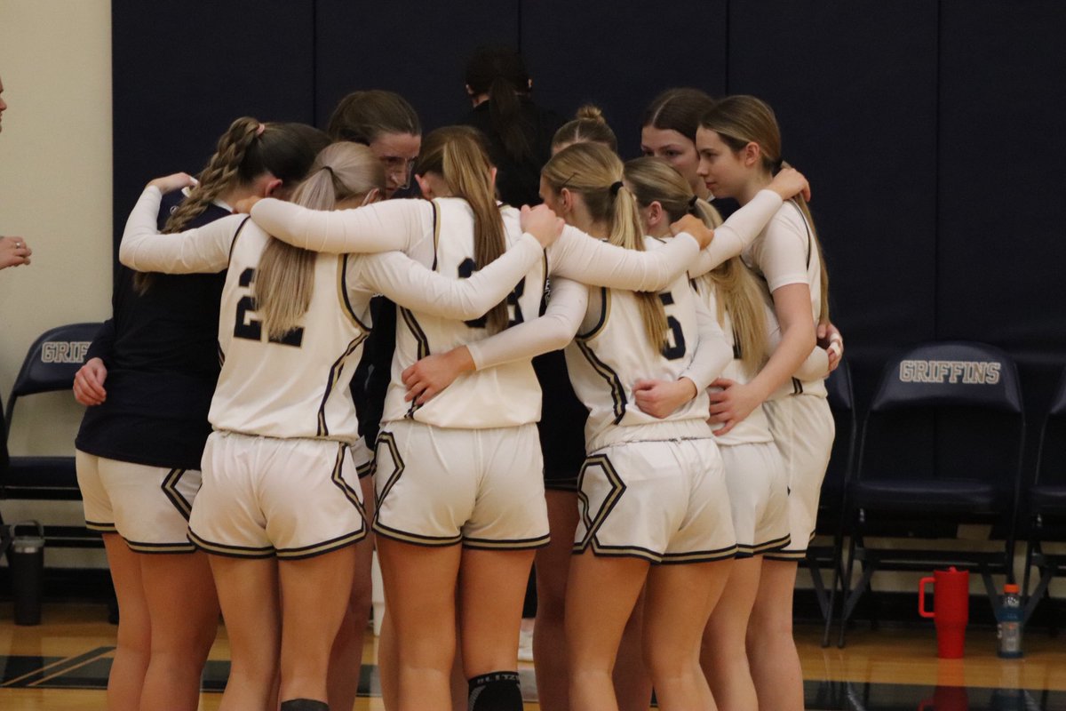 FMLadyGriffins's tweet photo. Final
Father McGivney 53
Marquette 24

The Lady Griffins are now 23-6 and are Gateway Metro Conference champions! They travel to Altamont on Monday for the last week of the regular season. https://t.co/fqNY93ddXA