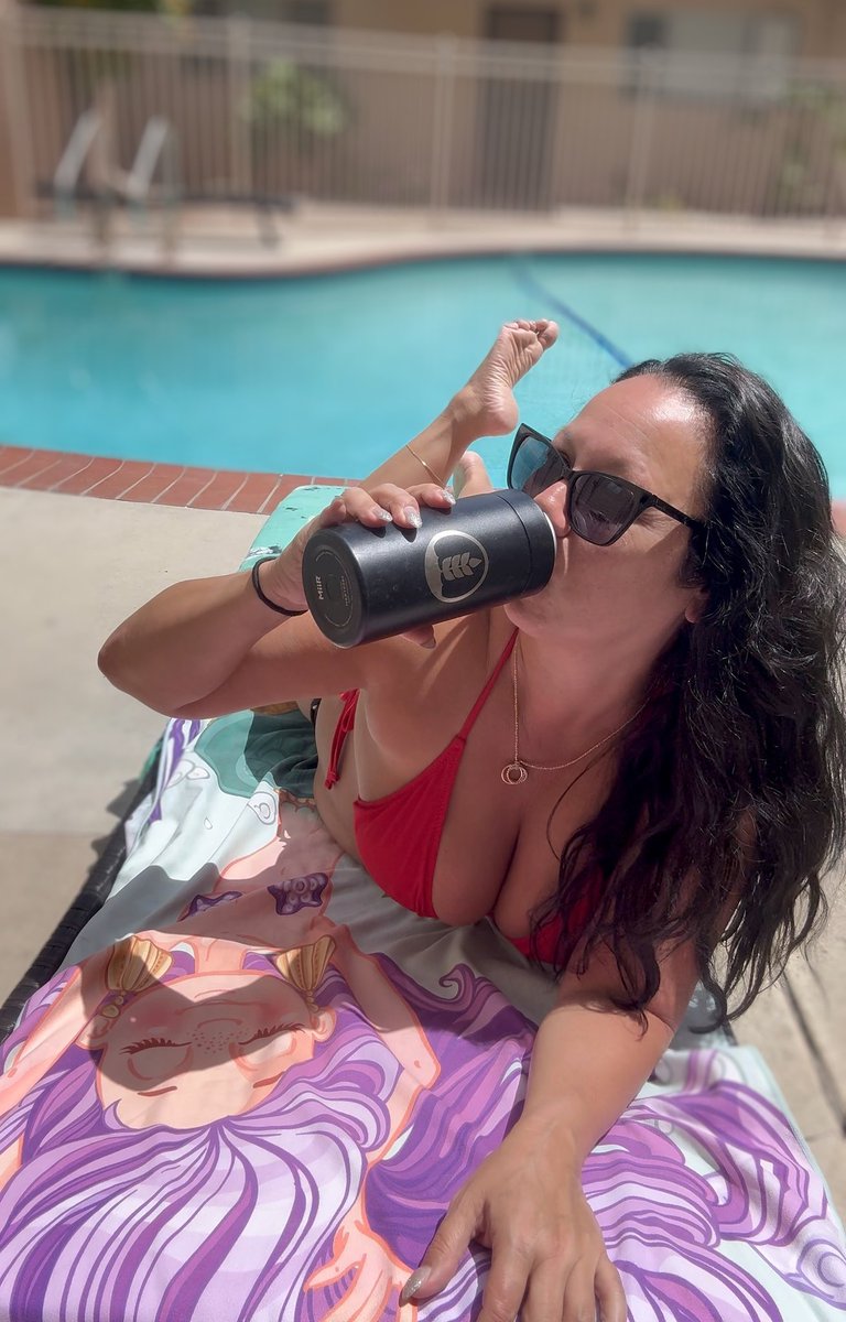 HoppyGoddess's tweet photo. Cheers 🍻 https://t.co/Rhq3TdsJcT