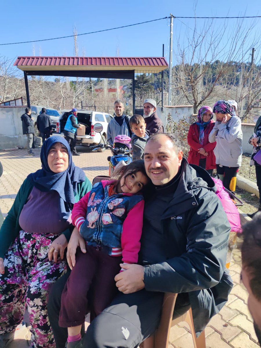 valicetinoktay's tweet photo. 6 Şubat 2023’te meydana gelen Kahramanmaraş depremlerinde kaybettiğimiz her canı rahmetle anıyorum. 

Asrın felaketini asrın dayanışmasına çeviren milletimizin her bir ferdine şükranlarımı sunuyorum.

Allah bir daha böyle bir acılar yaşatmasın, ülkemizi her türlü afetten korusun. https://t.co/pSKuI3vibp