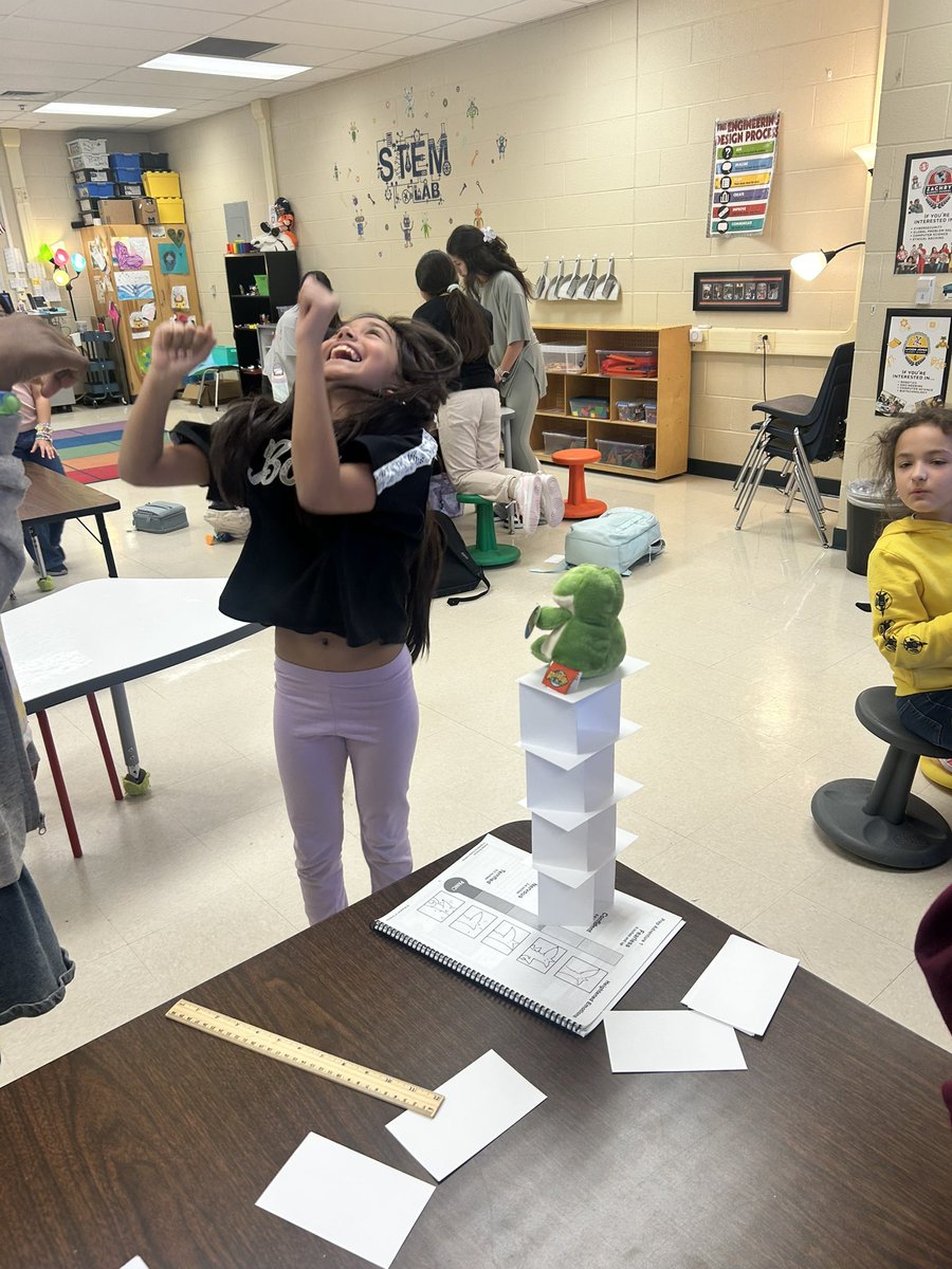 Mrs. Flores ⚓️💙 tweet media