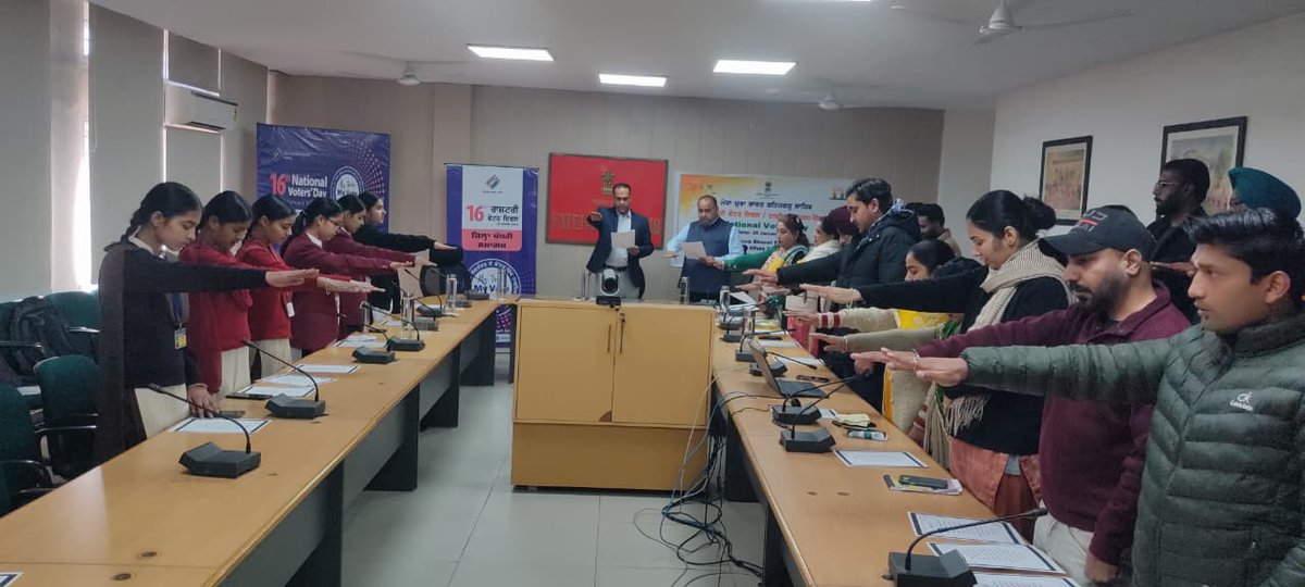 MyBharatFgs's tweet photo. National Voters’ Day organised by MY Bharat, Fatehgarh Sahib in collaboration with District administration and Election office Fatehgarh Sahib. https://t.co/vPnsQfSAKD