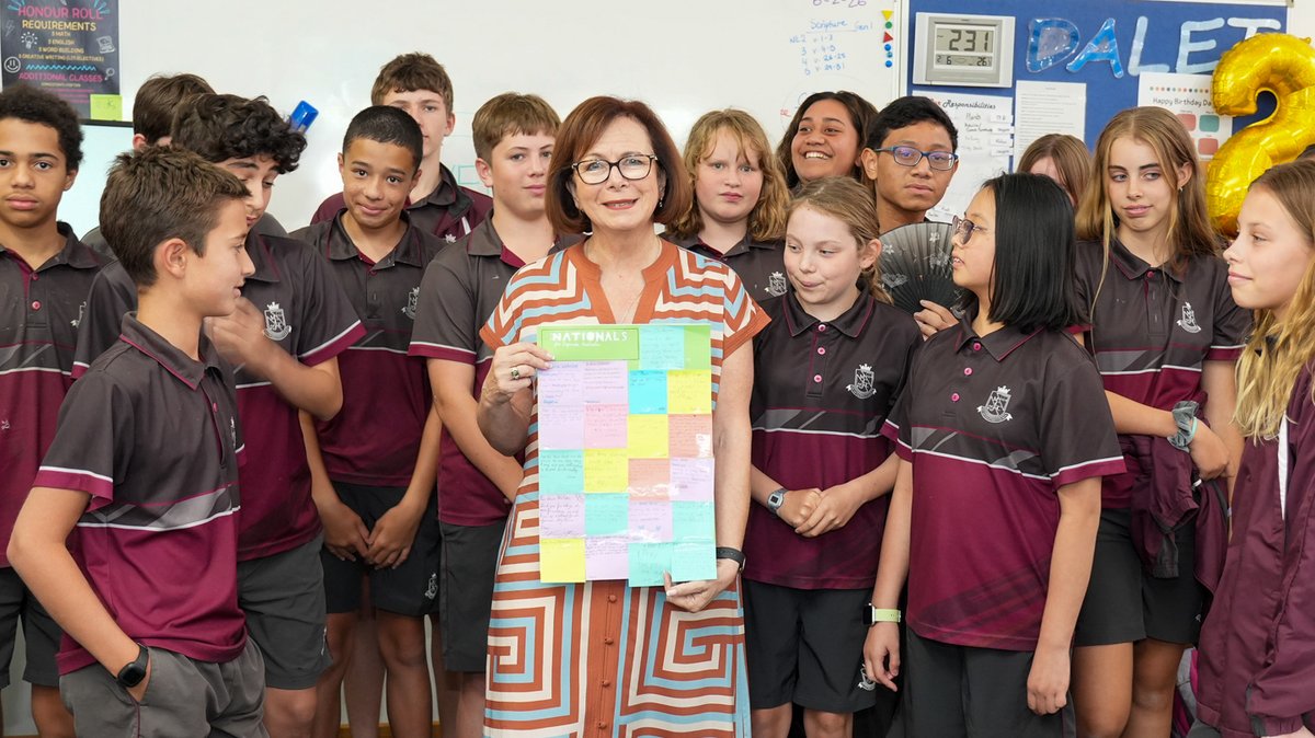 AnneWebsterMP's tweet image. Great to visit Mildura Christian College to talk civics with students — because politics affects every Australian, every day. Encouraging to see the next generation engaged in our democracy. #Mallee