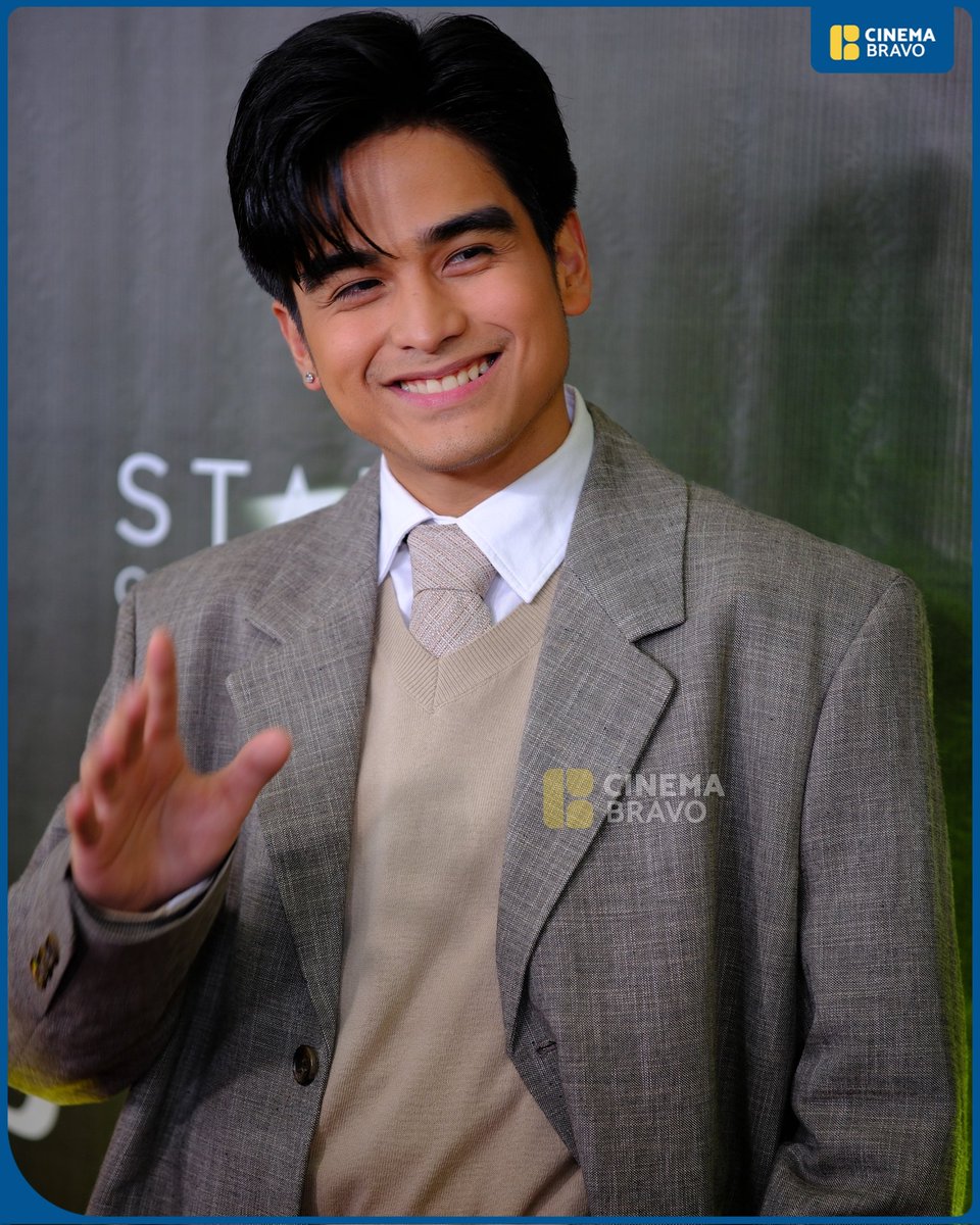 cinemabravoph's tweet photo. RIGHT NOW: #WillAshley at ‘The Secrets of Hotel 88’ press conference.

#TheSecretsOfHotel88 stars #PBBCollab housemates: Sparkle stars Mika Salamanca, AZ Martinez, Dustin Yu, Josh Ford, and Will Ashley; and Star Magic artists Brent Manalo, River Joseph, Bianca De Vera, Kira Balinger, Esnyr, Xyriel Manabat, and Ralph de Leon.

ABANGAN SI KIKO ENDAYA