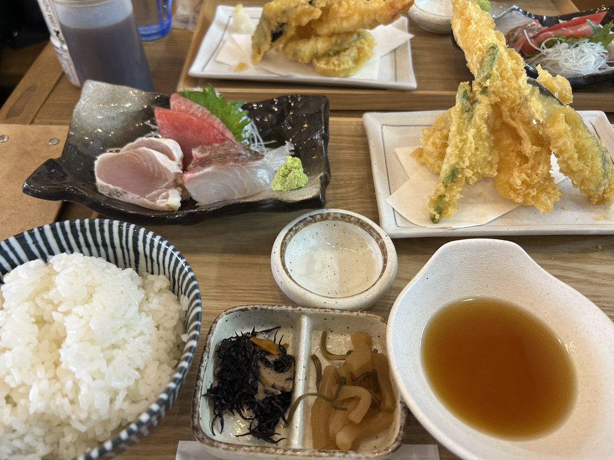 クマ tweet media