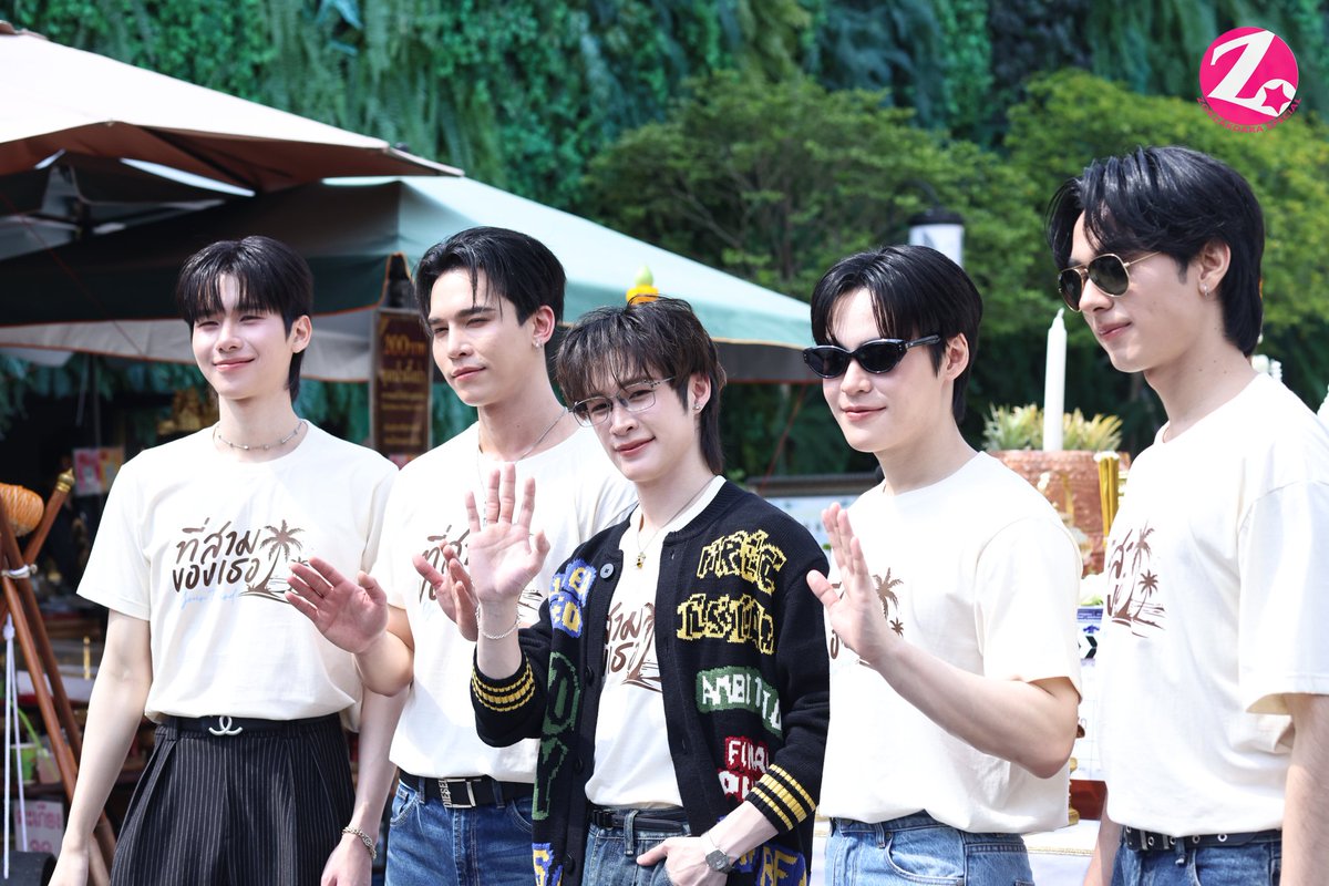 Zokzakdara2's tweet image. "แม้ก-ณฐ-โอม-ฟิว-เจ็ม" ร่วมพิธีบวงสรวงซีรีส์ "ที่สามของเธอ Your Third Series"

Your Third Worship
#บวงสรวงที่สามของเธอ
#mmaxmax #natasitt 
#MaxNat 
#ohmkrit #GemsLittle_  #Gems_ktp #f3w_wp 
#YourThirdSeries 
#ที่สามของเธอSeries