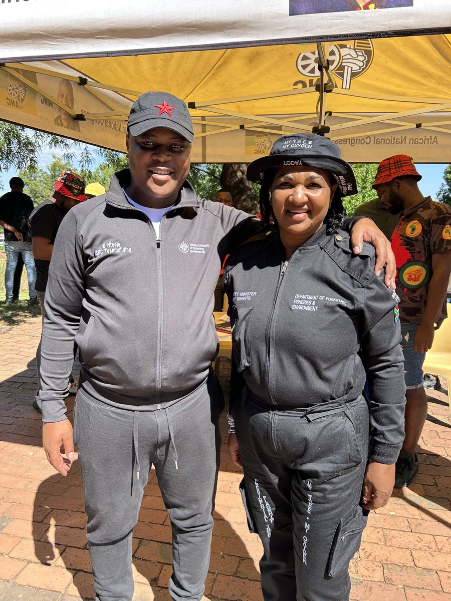 RapholoKabelo's tweet photo. ANC PTT Member, Cde Bernice Swarts, paid a successful visit to the SASCO Tshwane University Branch during their R2L , engaging students at their stall and reaffirming the movement’s commitment to accessible and quality education 🖤💚💛. @SascoNational 

#RightToLearnCampaign https://t.co/g7uXv48sEU