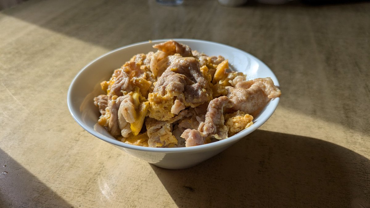 男の一人飯って感じぃ〜