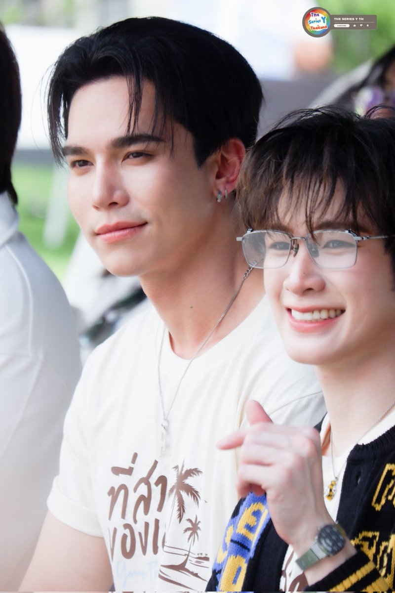 "แม้ก กรธัสส์ - ณฐ ณฐสิชณ์" ร่วมงานพิธีบวงสรวงซีรีส์ ที่สามของเธอ Your Third Series

Your Third Worship
#บวงสรวงที่สามของเธอ
#ที่สามของเธอSeries
#YourThirdSeries 
#mmaxmax  #natasitt